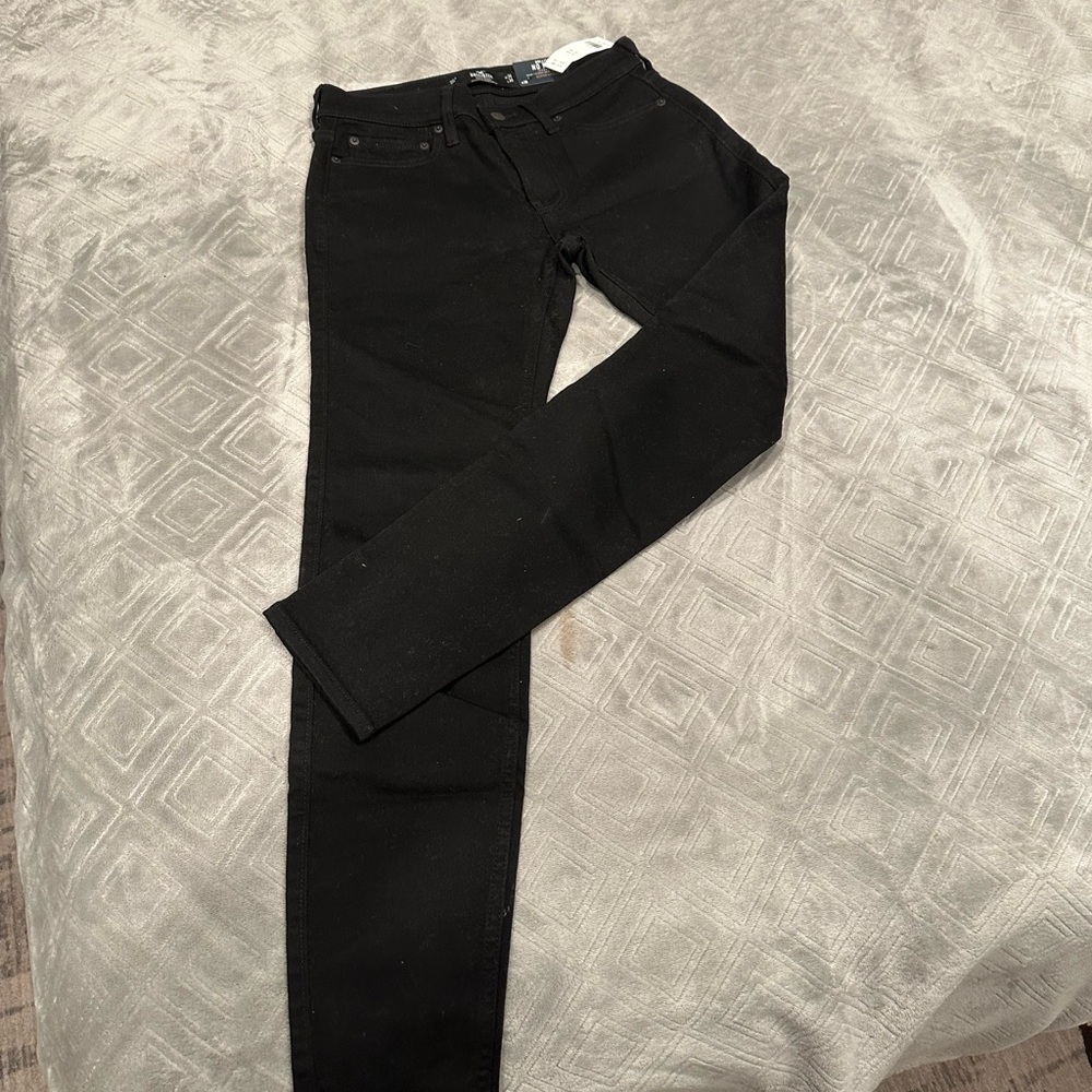 Hollister Black Skinny Men’s jeans.Brand new with tag 30x30